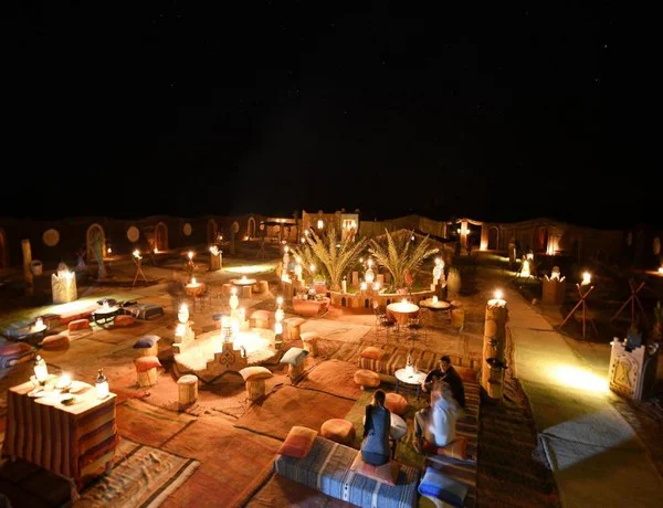 Noche y Excursión en Camello en Merzouga Noche y Excursion en Camello en Merzouga